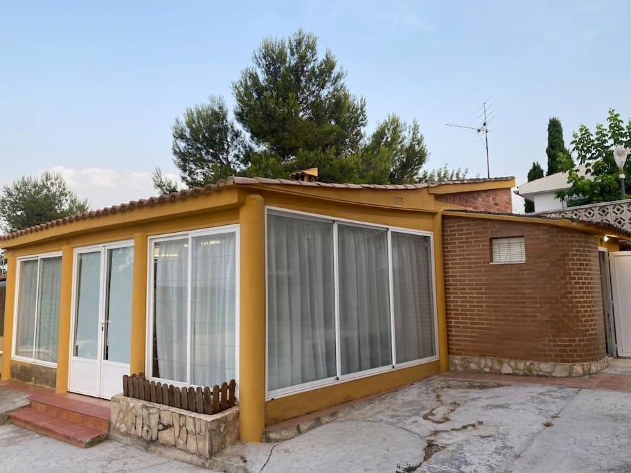 Encantador Y Acogedor Alojamiento Con Piscina Monserrat Exterior foto